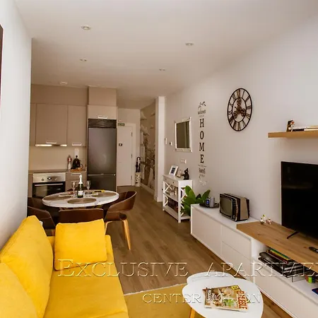 Exclusive Center Apartment *